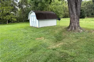 606 E 1st St, Uhrichsville, OH 44683 - Photo 23