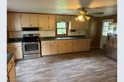 606 E First Street, Uhrichsville, OH 44683 - Photo 7