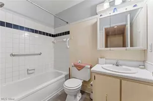 6864 Beacon Dr, Mentor, OH 44060 - Photo 13
