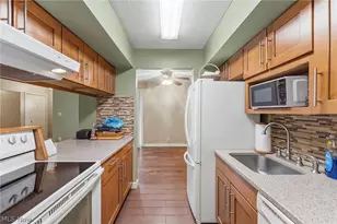 6864 Beacon Dr, Mentor, OH 44060 - Photo 3