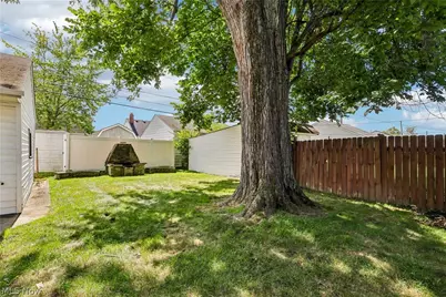 8223 Manorford Drive, Loveland, OH 44129 - Photo 15