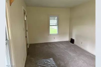 4031 Elyria Avenue, Lorain, OH 44055 - Photo 15
