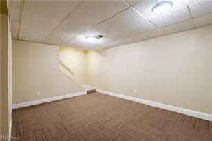 1401 Munroe Falls Ave, Cuyahoga Falls, OH 44221 - Photo 21