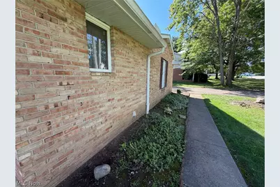 762 Sawmill Trail NE, Massillon, OH 44646 - Photo 3