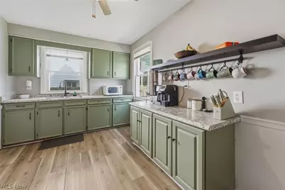 1372 Roslyn Avenue SW, Canton, OH 44710 - Photo 9