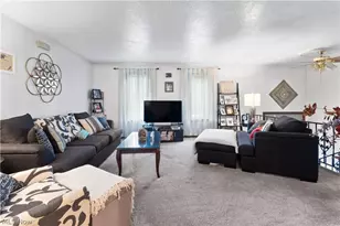 176 Concord Ct, Weirton, WV 26062 - Photo 3