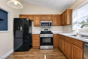 737 Sunset Dr, Madison, OH 44057 - Photo 11