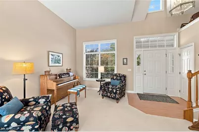 10262 Wildflower Way, Grandview Heights, OH 44147 - Photo 3