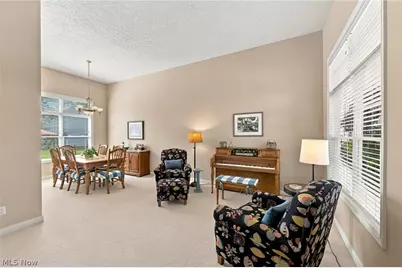 10262 Wildflower Way, Grandview Heights, OH 44147 - Photo 5