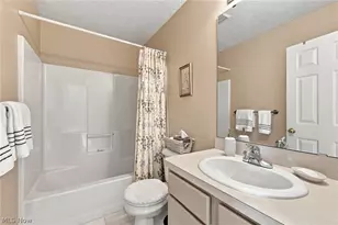 10262 Wildflower Way, Grandview Heights, OH 44147 - Photo 25