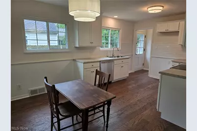 1800 Liberty Drive, Akron, OH 44313 - Photo 15