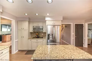 6793 Tanglewood Dr, Boardman, OH 44512 - Photo 9
