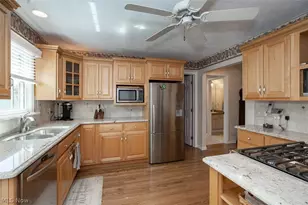 878 Hampton Ct, Sagamore Hills, OH 44067 - Photo 21