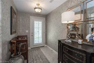 878 Hampton Ct, Sagamore Hills, OH 44067 - Photo 3
