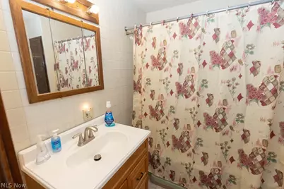 1037 W 8th Street, Lorain, OH 44052 - Photo 23