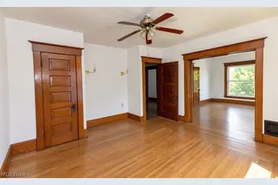 1037 W 8th Street, Lorain, OH 44052 - Photo 7