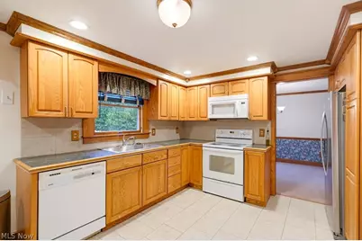 4209 Sunnyview Drive, Uniontown, OH 44685 - Photo 7