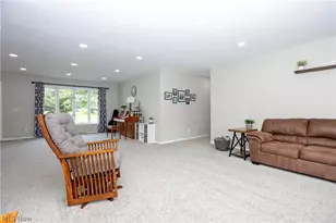 9887 Fox Knoll Dr, Orrville, OH 44667 - Photo 5