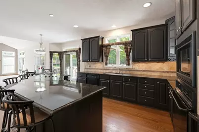 1541 Newton Pass, Grandview Heights, OH 44147 - Photo 11