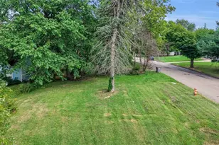 1603 Salt Springs Rd, Youngstown, OH 44509 - Photo 3
