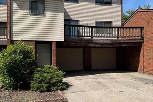 402 Rockys Run Rd, Akron, OH 44319 - Photo 1