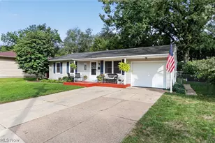 166 Pinewood Dr, Elyria, OH 44035 - Photo 3