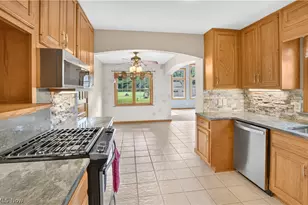 916 Milan Ave, Amherst, OH 44001 - Photo 11