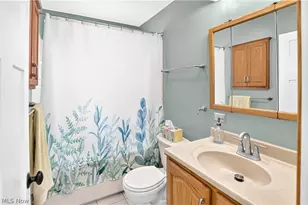 916 Milan Ave, Amherst, OH 44001 - Photo 21