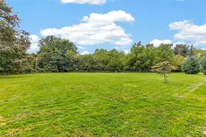916 Milan Avenue, Amherst, OH 44001 - Photo 5