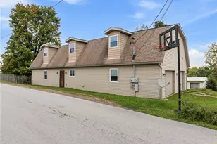 308 Carl St, Barnesville, OH 43713 - Photo 3