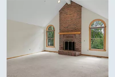 3426 Sherbrook Drive, Uniontown, OH 44685 - Photo 5