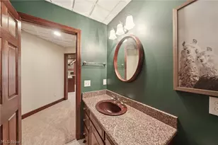 1928 4 Seasons Dr, Akron, OH 44333 - Photo 37