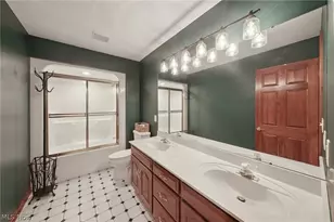 1928 4 Seasons Dr, Akron, OH 44333 - Photo 29