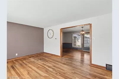 1515 Collinwood Circle, Cuyahoga Falls, OH 44221 - Photo 7