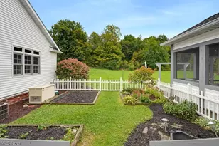 9745 Bainbridge Rd, Chagrin Falls, OH 44023 - Photo 47