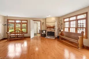 9745 Bainbridge Rd, Chagrin Falls, OH 44023 - Photo 13