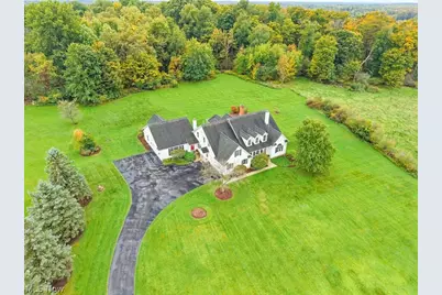 9745 Bainbridge Road, Chagrin Falls, OH 44023 - Photo 3