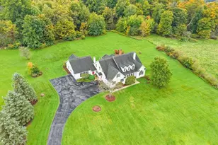 9745 Bainbridge Rd, Chagrin Falls, OH 44023 - Photo 3