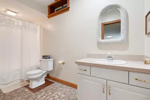 9745 Bainbridge Rd, Chagrin Falls, OH 44023 - Photo 39