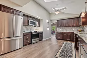 4824 Rolling View Dr, Akron, OH 44333 - Photo 11