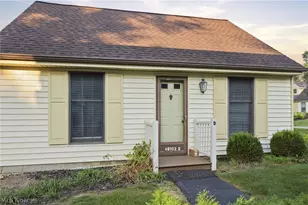 46103 New England Square, New Waterford, OH 44445 - Photo 3
