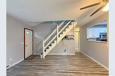 46103 New England Square #D, New Waterford, OH 44445 - Photo 7