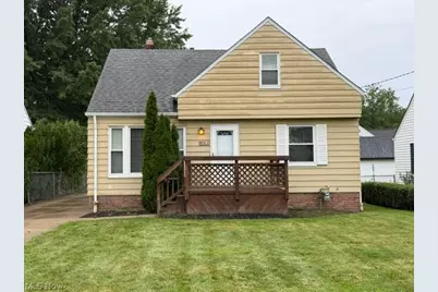 604 E 305th Street, Willowick, OH 44095 - Photo 1