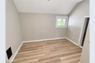 286 Alhambra Way, Akron, OH 44302 - Photo 13