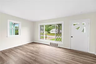 324 Lynn Dr, Cuyahoga Falls, OH 44221 - Photo 3