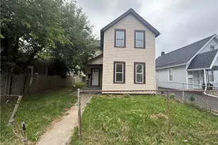 7619 Lawn Ave, Loveland, OH 44102 - Photo 1