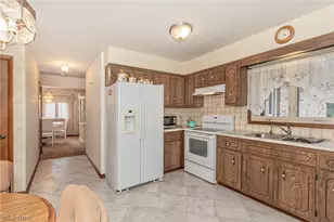 7681 Plumwood Ln, Green Hills, OH 44131 - Photo 17