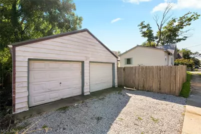 1079 Pitkin Avenue, Akron, OH 44310 - Photo 3