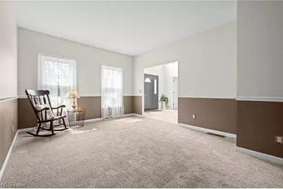 17118 Woodlawn Court, Strongsville, OH 44149 - Photo 11