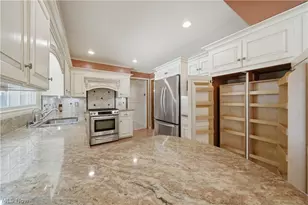 2769 Englewood Dr NE, Canton, OH 44721 - Photo 9